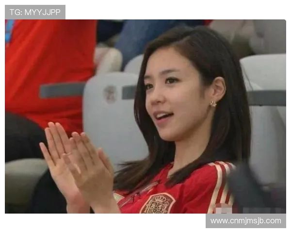 世界杯韩国女球迷的穿搭风格与应援方式全方位解析，助你学习如何成为一名出色的女球迷